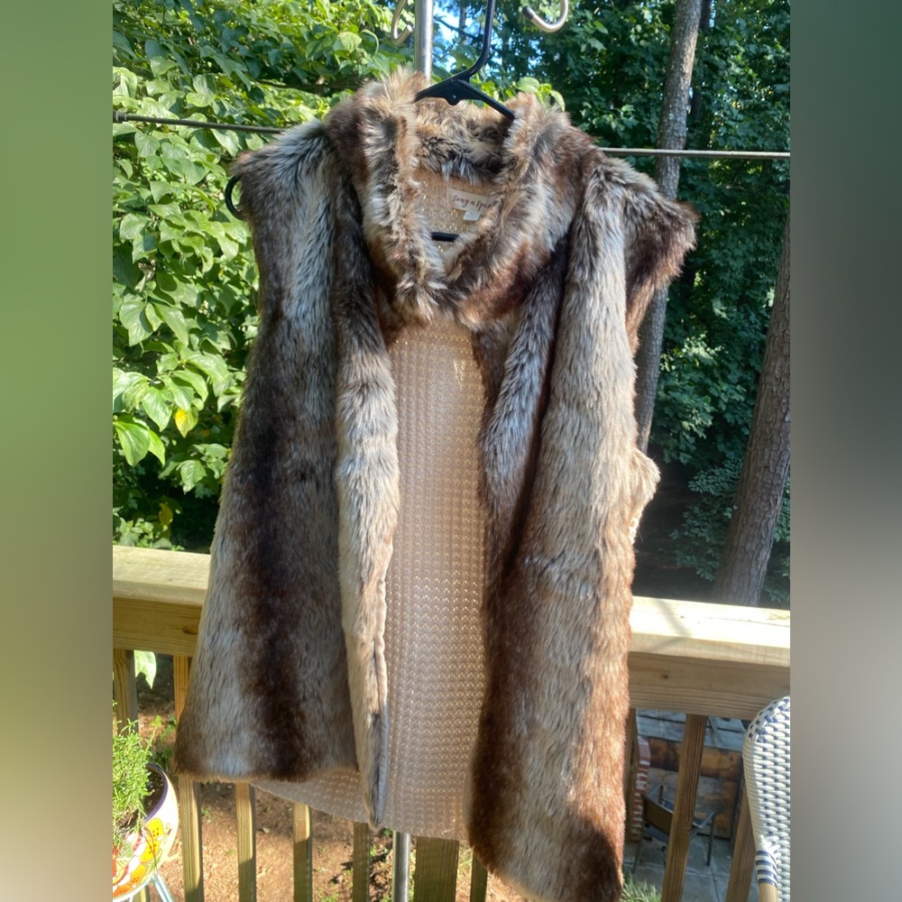 Faux fur vest.  XL